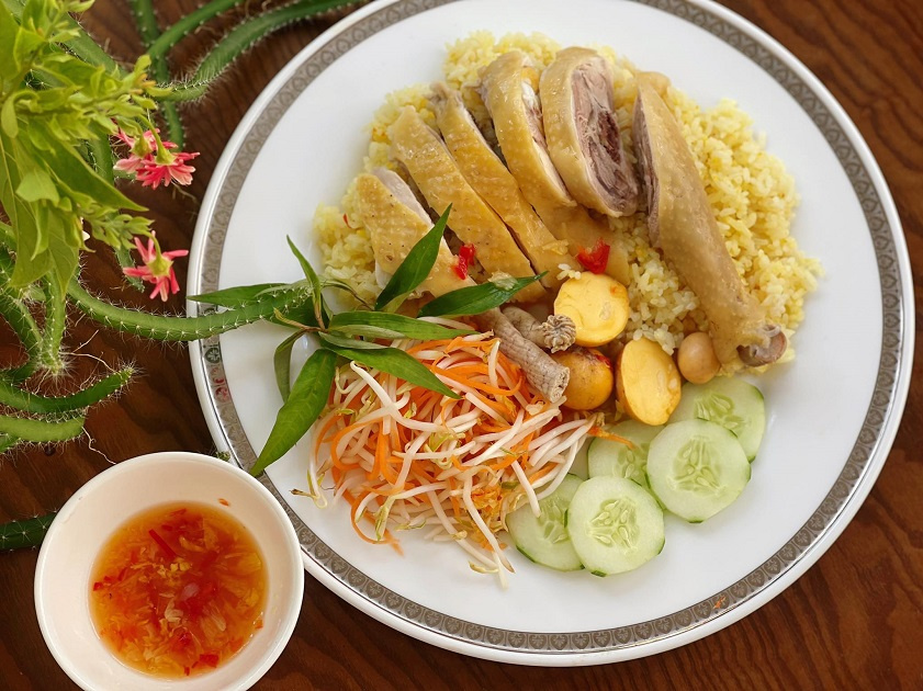 Nhà hàng Rơm Vàng menu đa dạng món gà