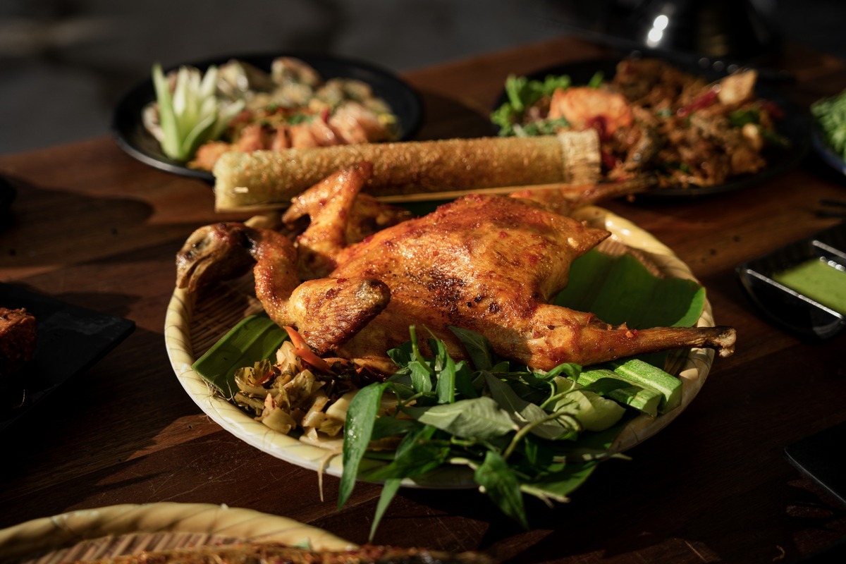 Gà nướng cơm lam Cô Kim