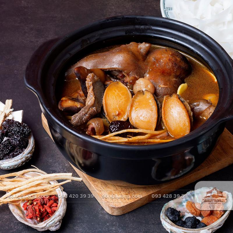 Không gian hiện đại kết hợp nghệ thuật graffiti độc đáo