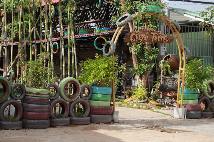 Quỳnh Tường Cafe Phú Quốc lốp xe