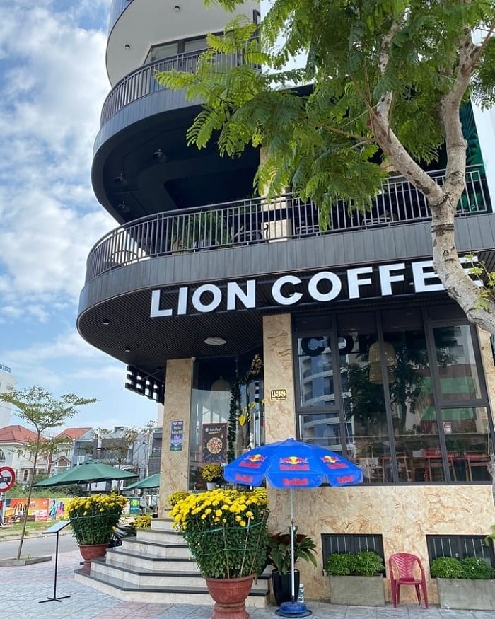 Không gian giữa thung lũng tại Lion Coffee