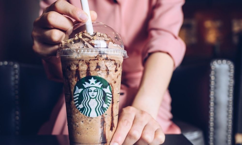 Starbucks Coffee trong sân bay Tân Sơn Nhất