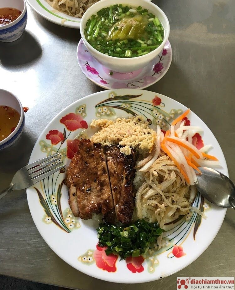 Cơm tấm Trần Quý Cáp Quận 3