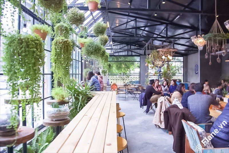 Moon Light Cafe không gian yên tĩnh view sân bay