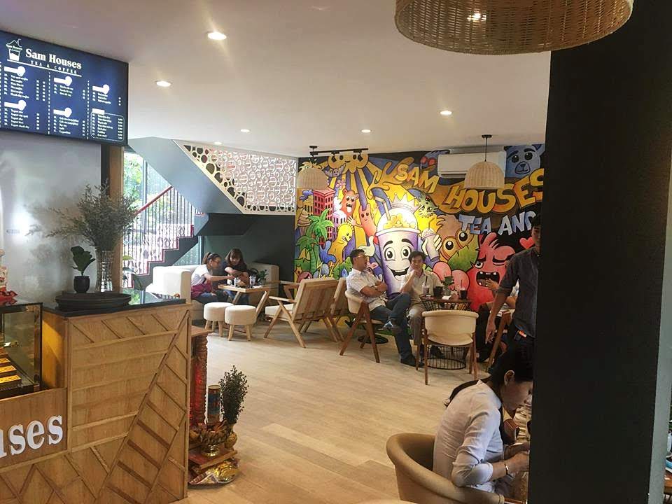 Sam House trang trí Tết quê hương với đèn lồng hoa sen