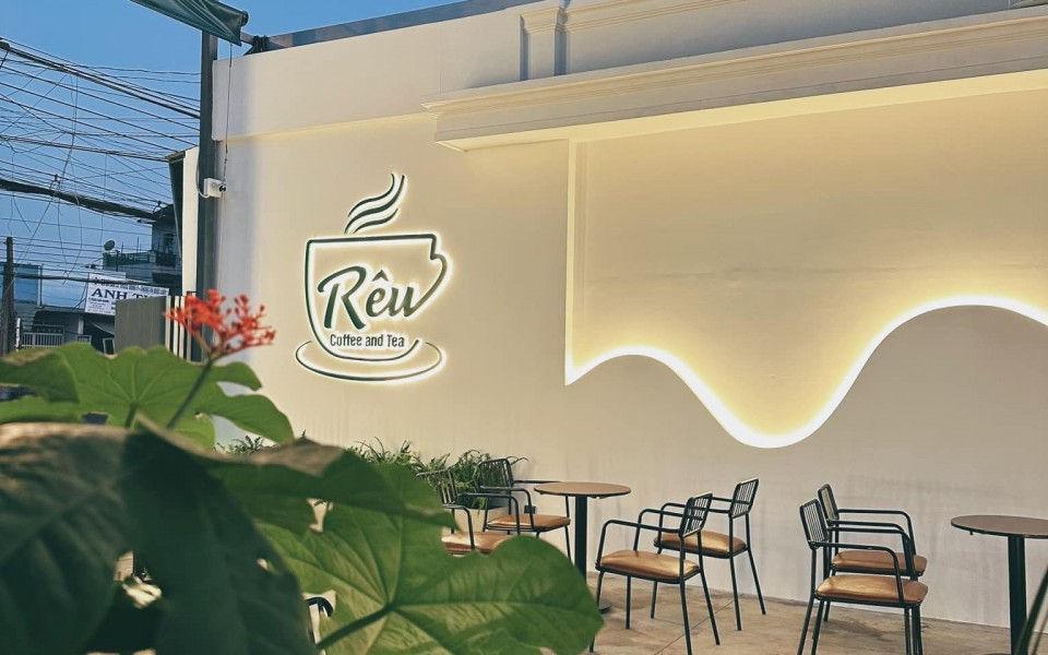 Rêu Tiệm cà phê không gian xanh mát phong cách Đà Lạt