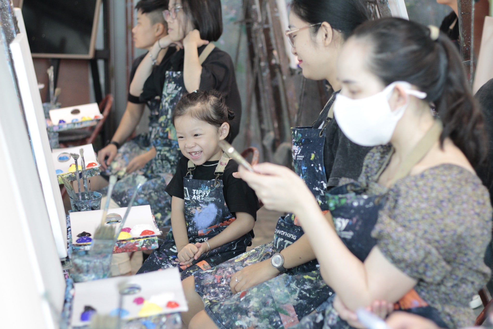 Tipsy Art workshop vẽ tranh chuyên nghiệp Hà Nội