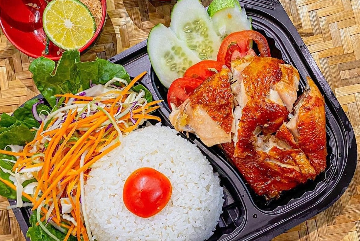 Cơm gà nướng Gà Lu Quán