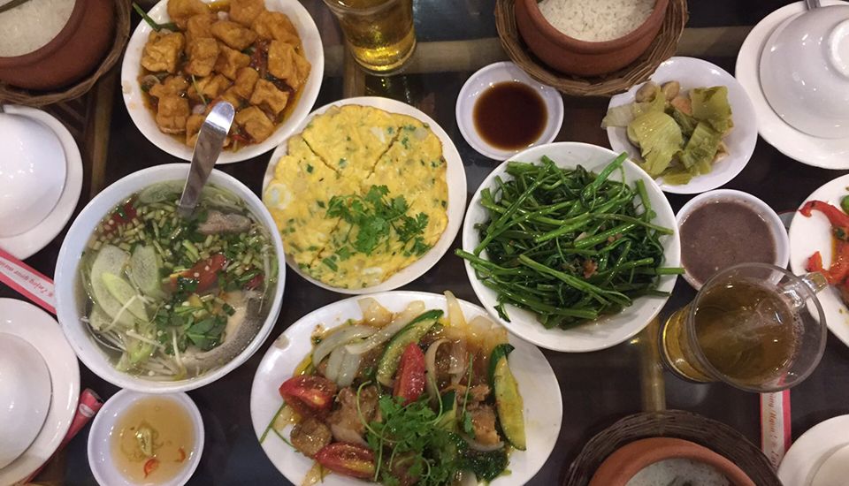 Cơm sạch Bà Liên Bãi Cháy