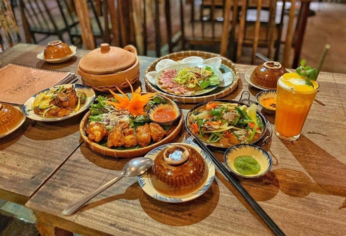 Quán Cơm Niêu Sài Gòn