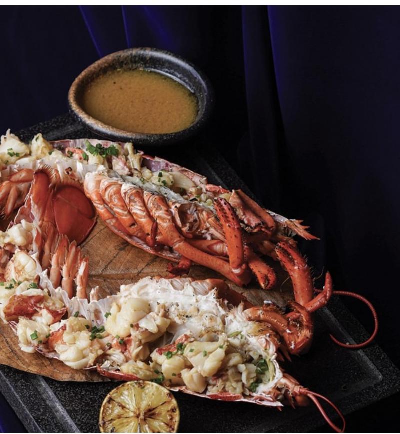 Nossa Steakhouse nhà hàng Ý và steak Sài Gòn