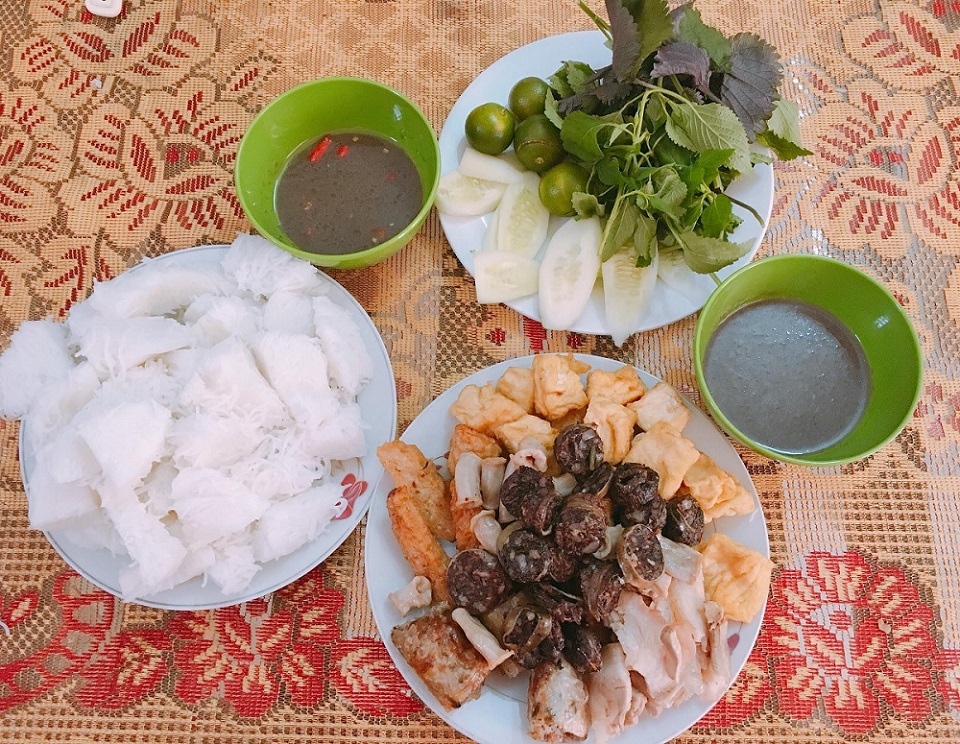 Bún đậu mắm tôm ngõ 38 Xuân La hấp dẫn