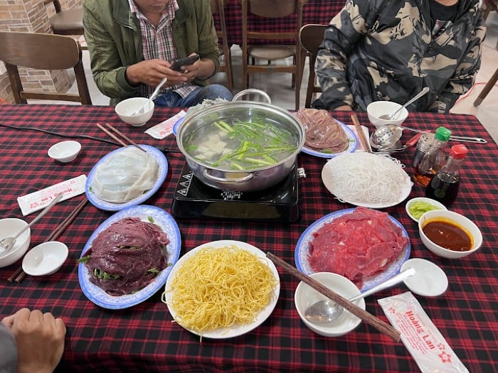Nhà hàng Hoàng Lan Đà Lạt lẩu tả pí lù