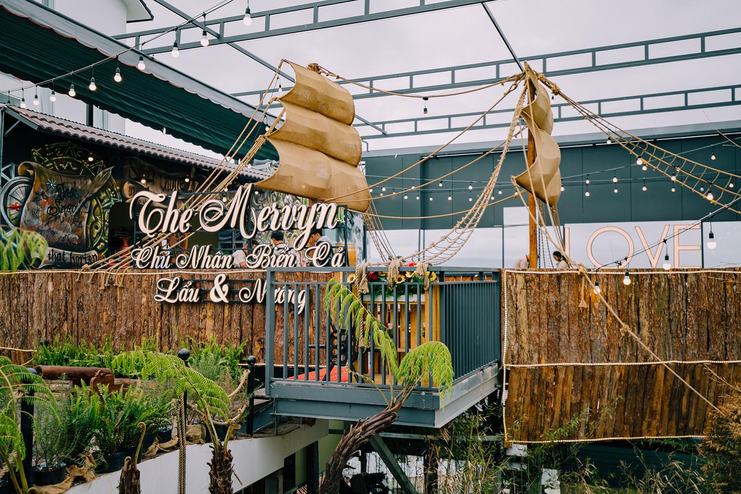 The Mervyn thuyền gỗ Đà Lạt