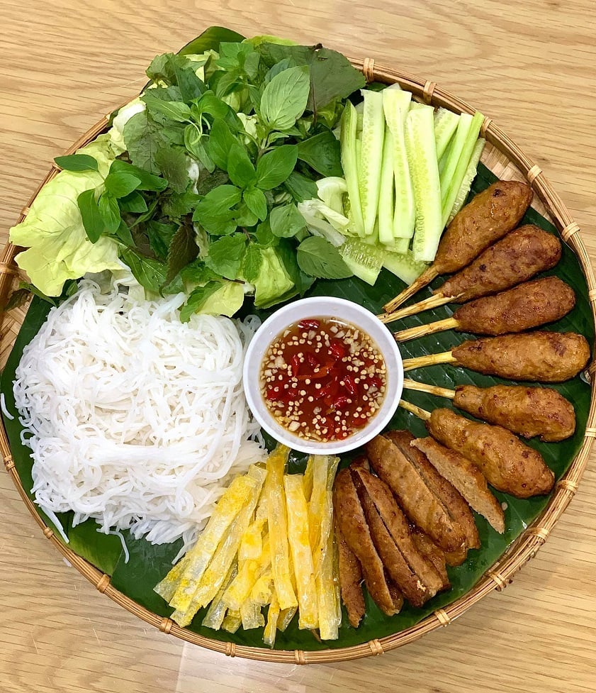 Nem nướng Yên Béo thơm ngon, hấp dẫn