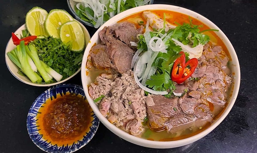 Bún bò Huế O Uông thơm ngon, hấp dẫn