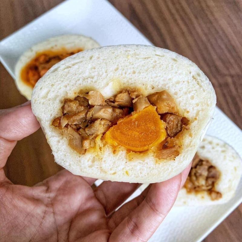 Bếp Lành - Bếp Online với bánh bao gà quay trứng muối