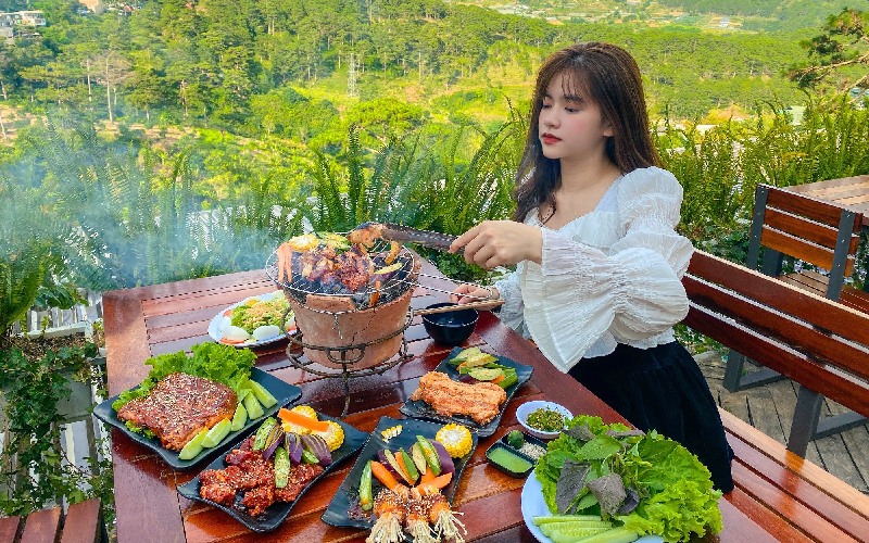 Nem Nướng Bà Hùng Đà Lạt