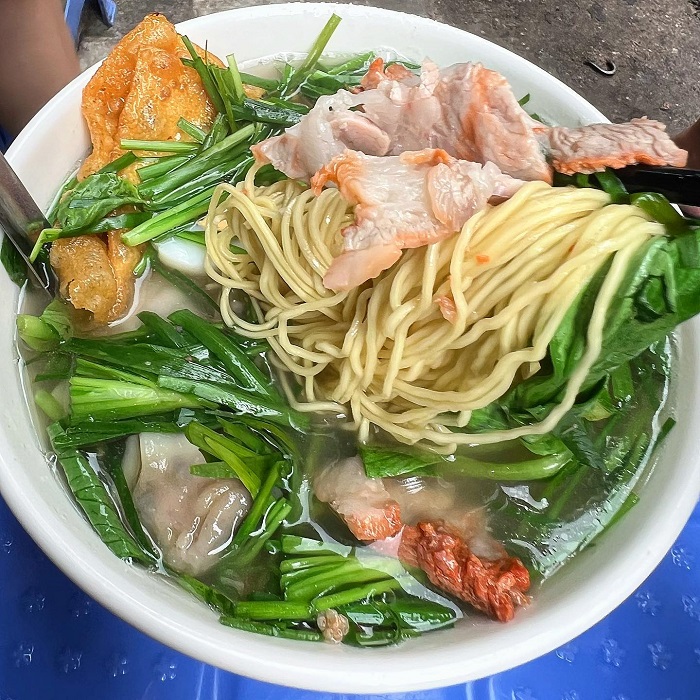 Tiệm mì vằn thắn Anh Quân