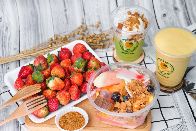 Kem bơ trái cây tô 251 quận 6