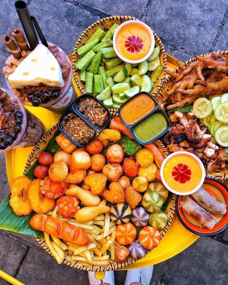 Khu ăn vặt Cao Thắng-Bàn Cờ